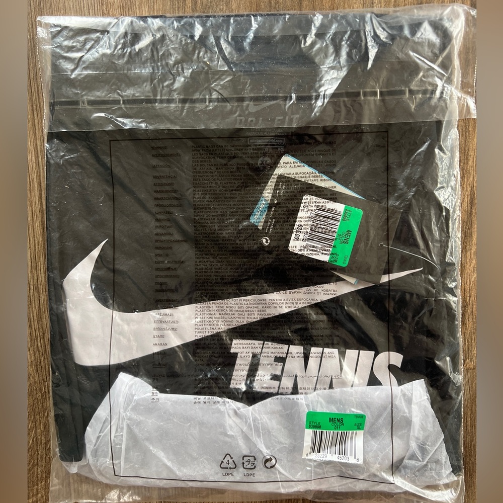 Nike men’s dri-FIT stay cool black tennis tee brand new with tags